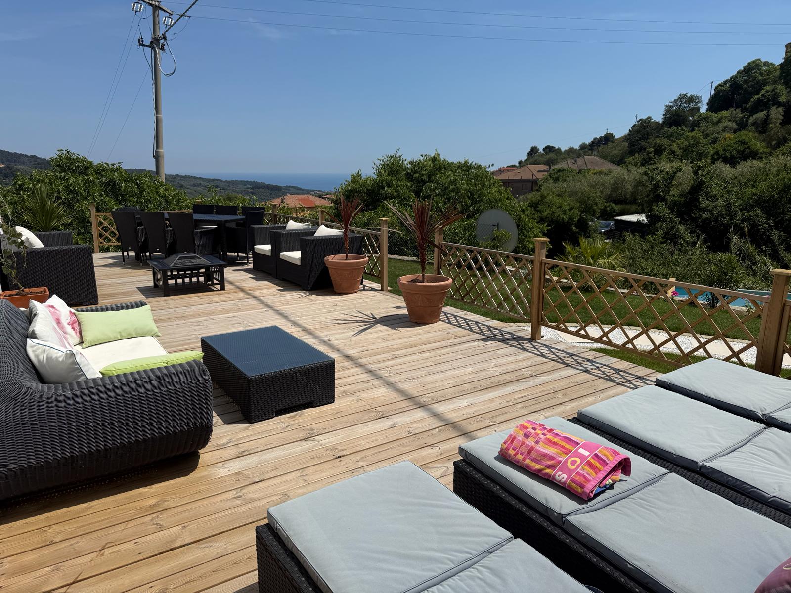 villa con piscina Diano Marina