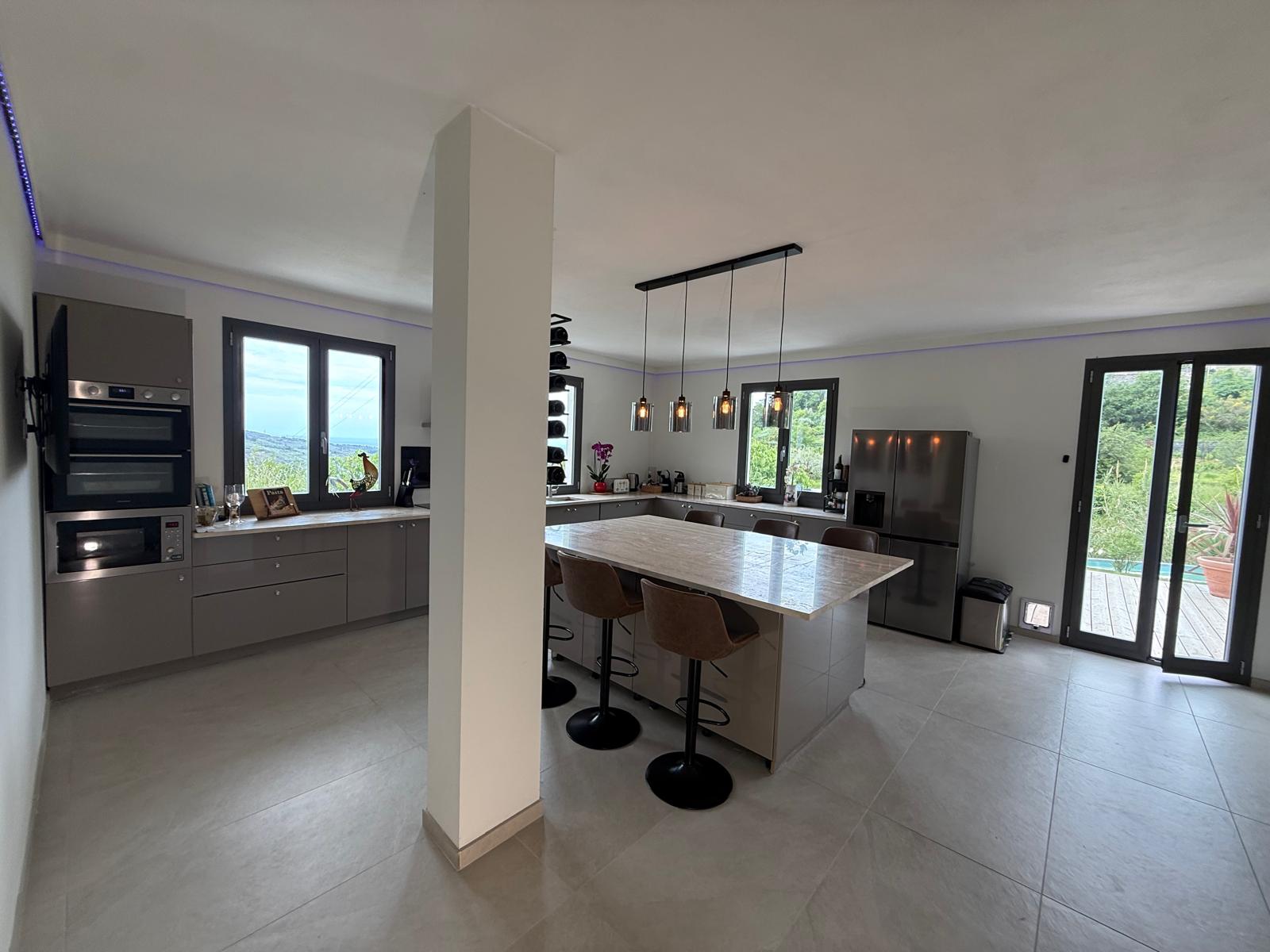 villa con piscina Diano Marina