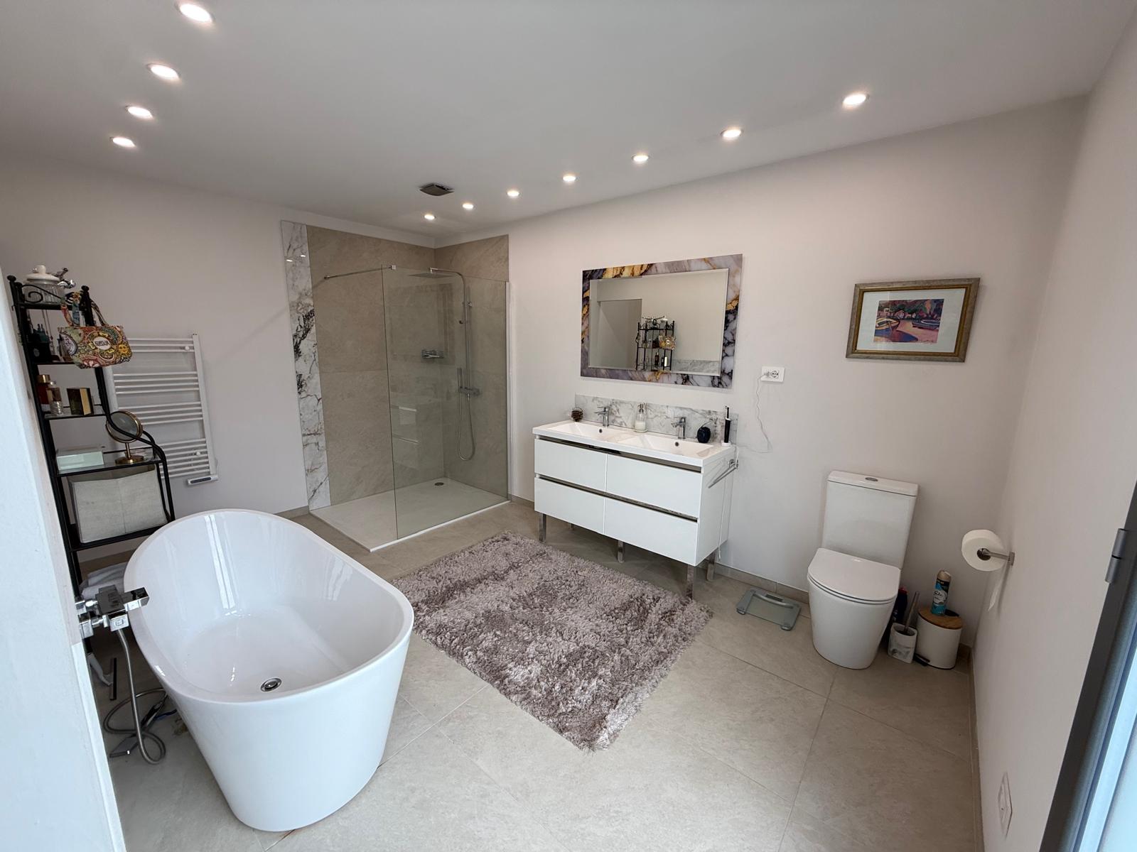 villa con piscina Diano Marina