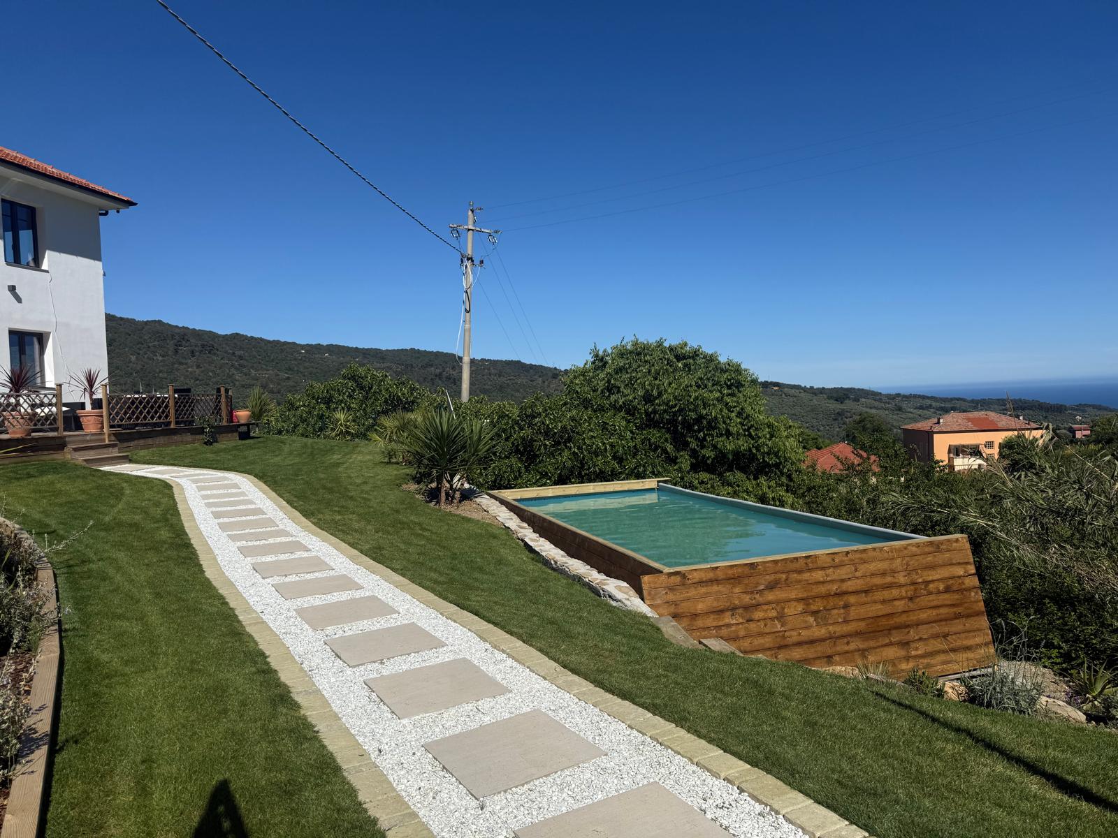 villa con piscina Diano Marina